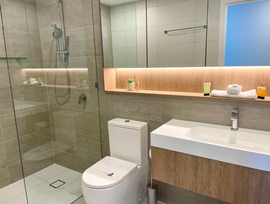Stunning Oceanview 2Br In The Heart Of Broadbeach 44F Apartment Gold Coast Exterior photo