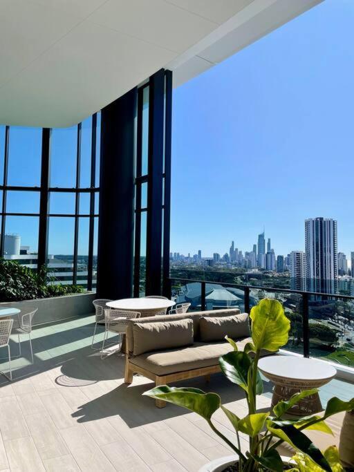 Stunning Oceanview 2Br In The Heart Of Broadbeach 44F Apartment Gold Coast Exterior photo