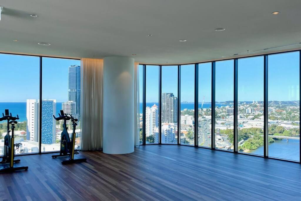 Stunning Oceanview 2Br In The Heart Of Broadbeach 44F Apartment Gold Coast Exterior photo